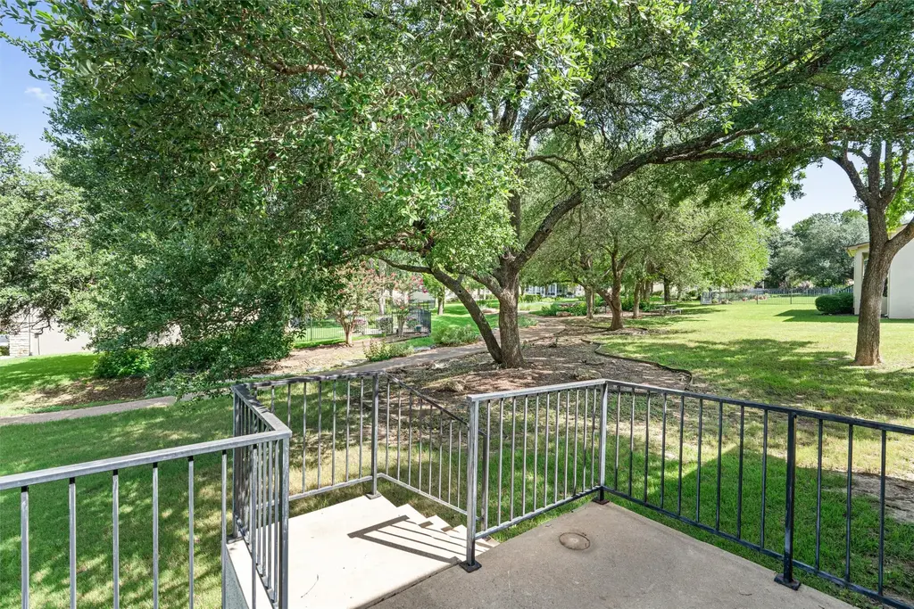 121 Larkspur Lane, Georgetown