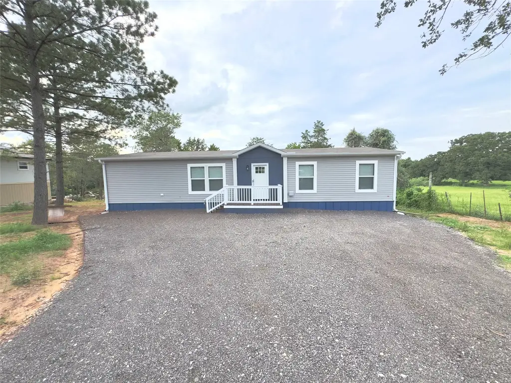 268 Flaming Oak Drive, Bastrop