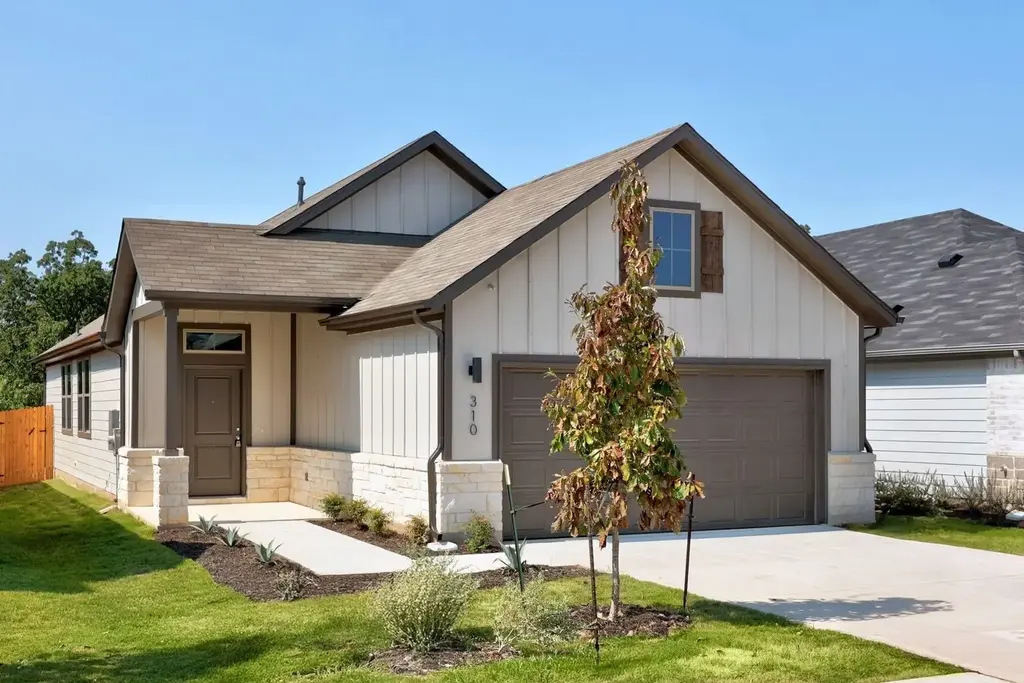 310 Bendecido Loop, Elgin