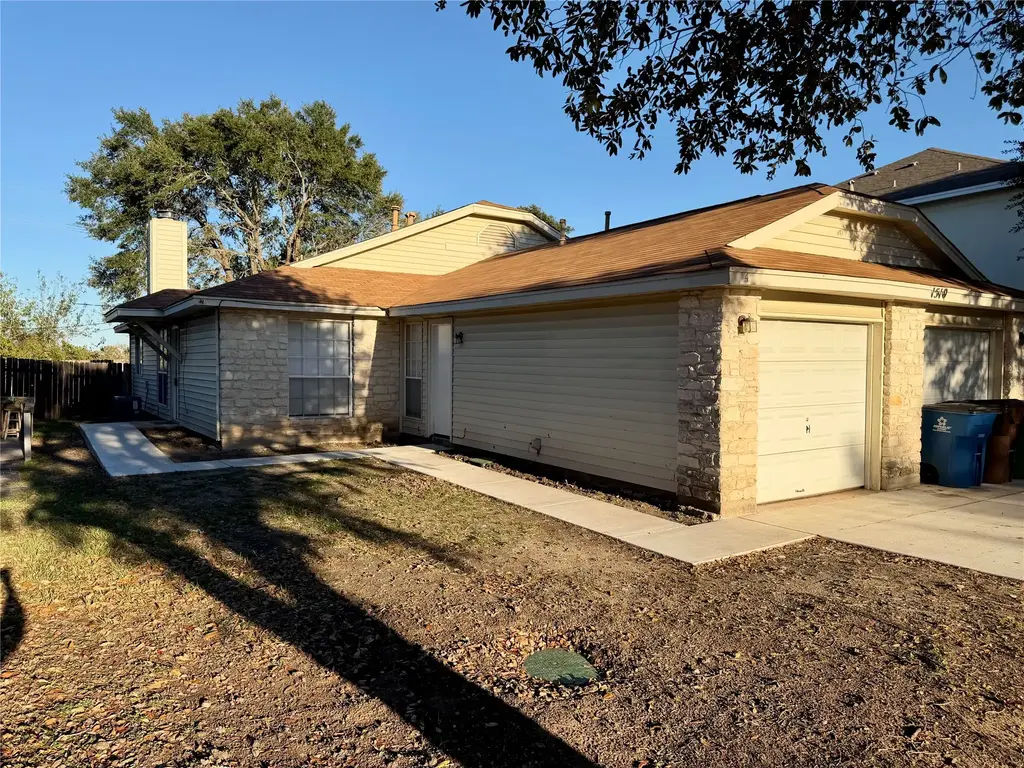 1510 S Medina Street A, Lockhart