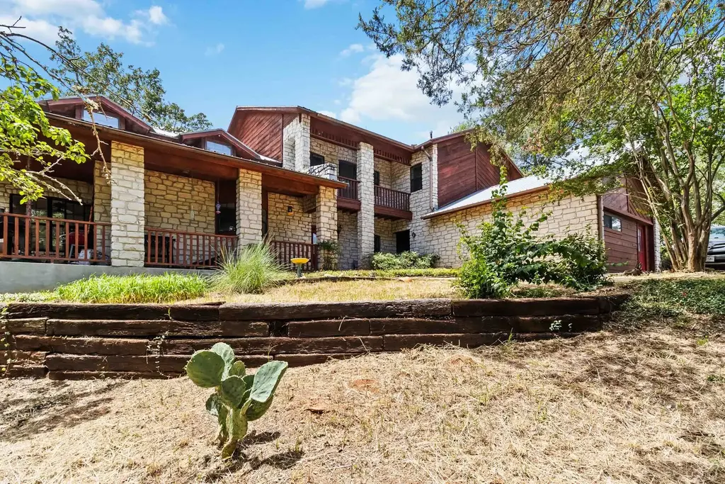 214 Laura Lane, Bastrop