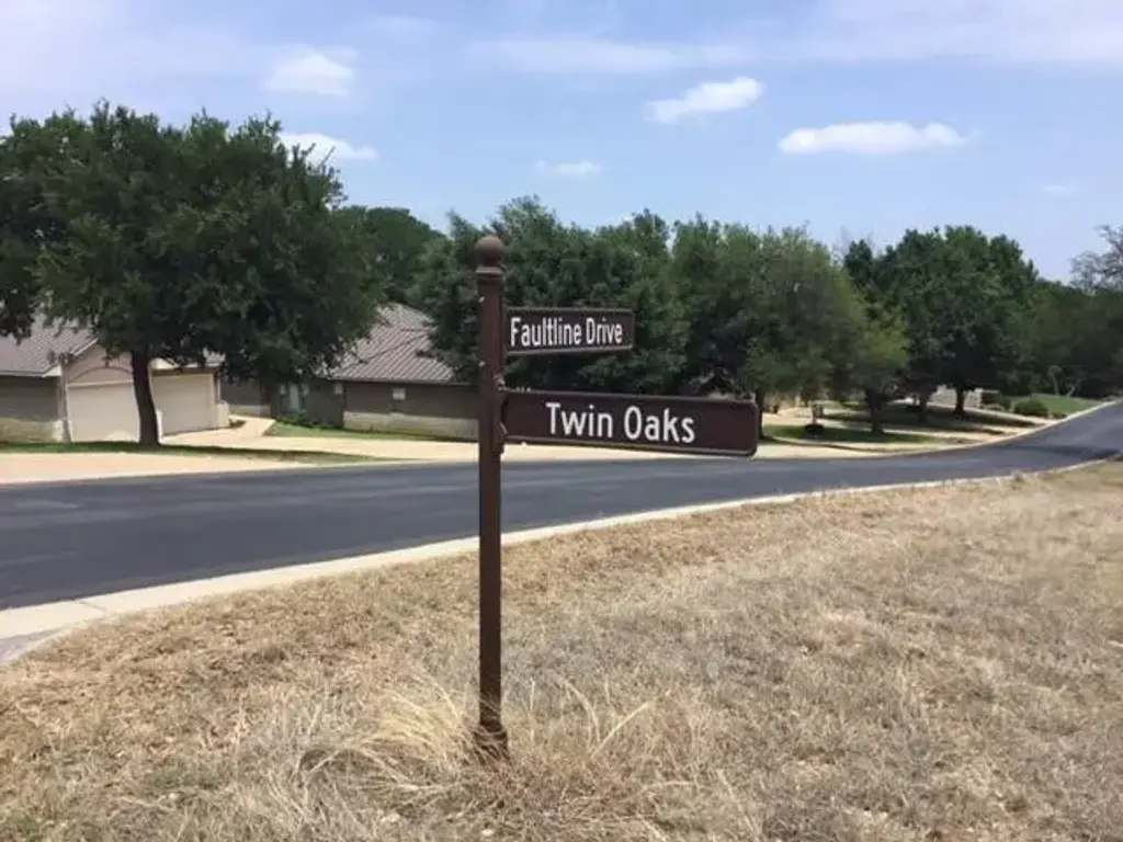 Lot W4042 Fault Line/twin Oaks, Horseshoe Bay