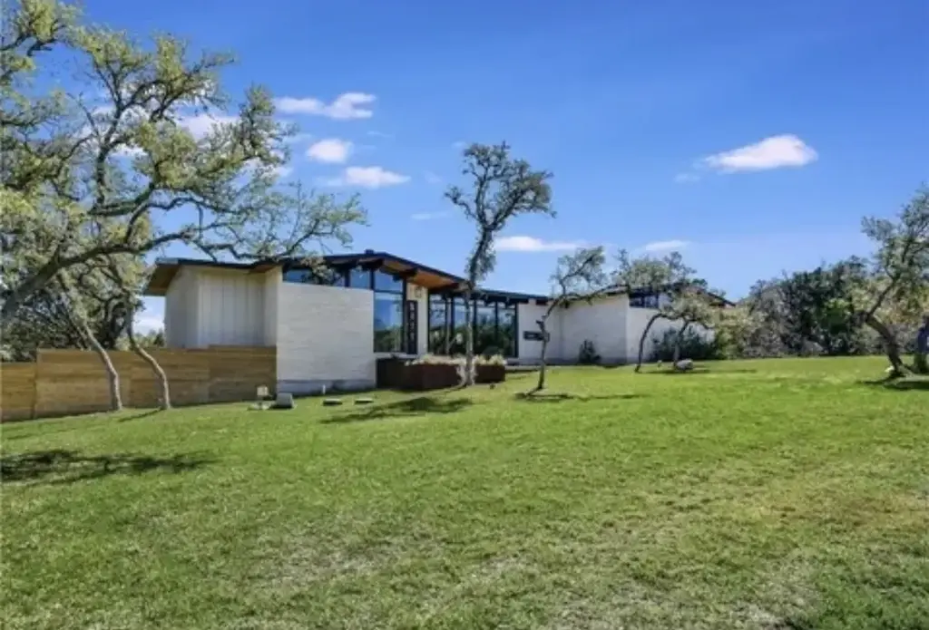 7300 Deepwood Drive, Lago Vista