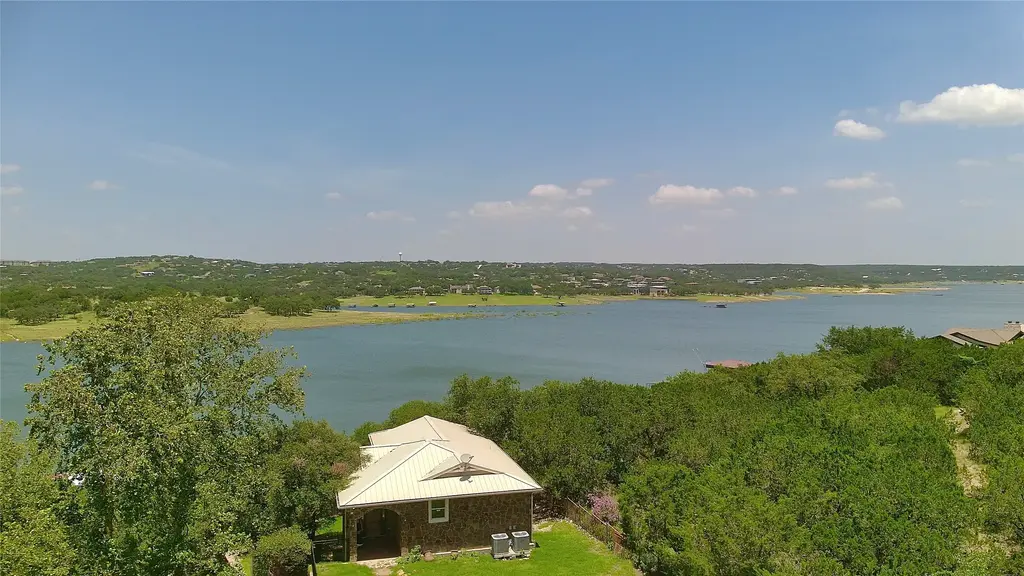 20700 E Lakeshore Drive, Spicewood
