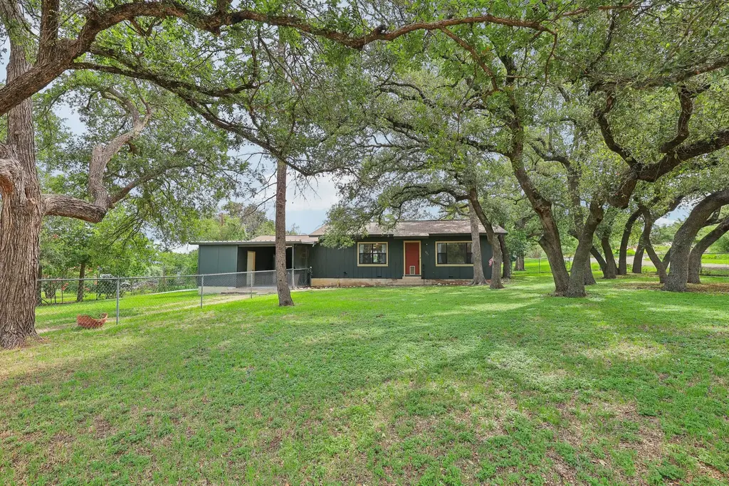 201 Bronco Drive, Burnet