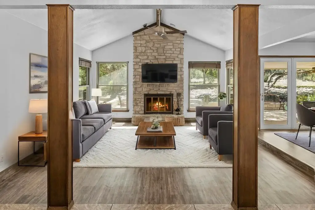 9127 Granada Hills Drive, Austin