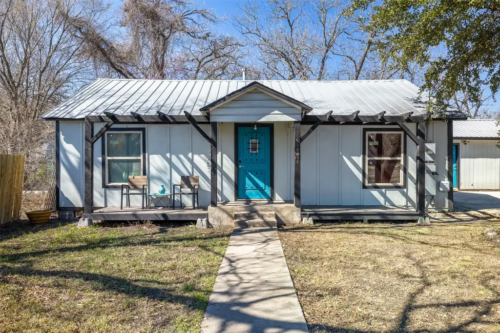 1013 N Colorado Street, Lockhart