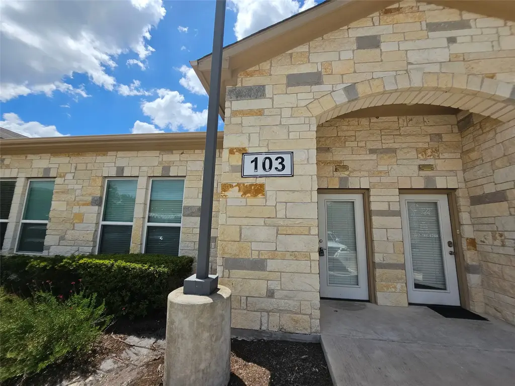 1009 W Pecan Street 103, Pflugerville