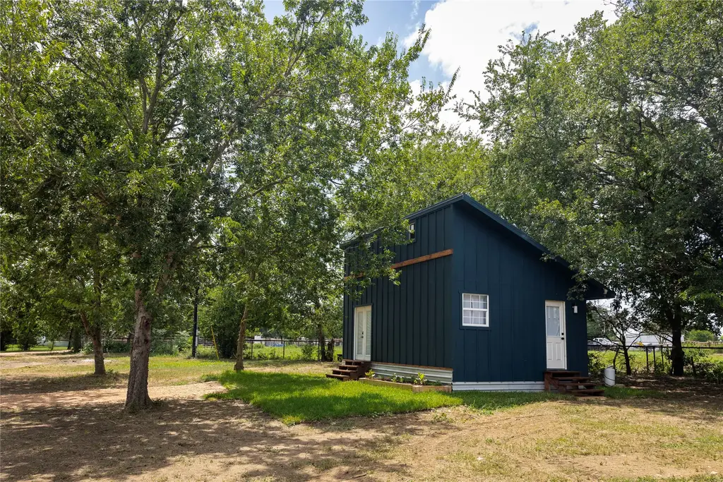 1014 Private Road 4041, Dime Box