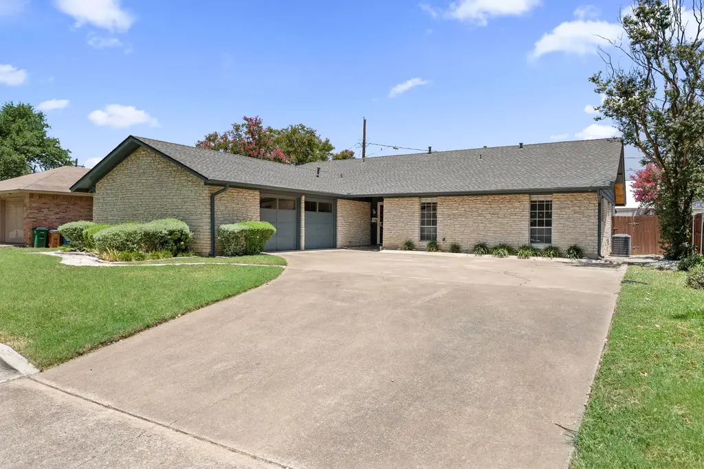 2712 Thrushwood Drive A & B, Austin