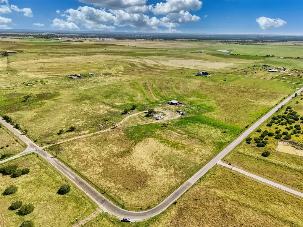 3205 County Road 211 Road, Bertram