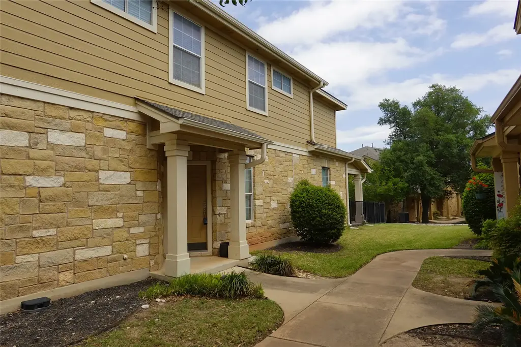 16100 S Great Oaks Drive 1902, Round Rock