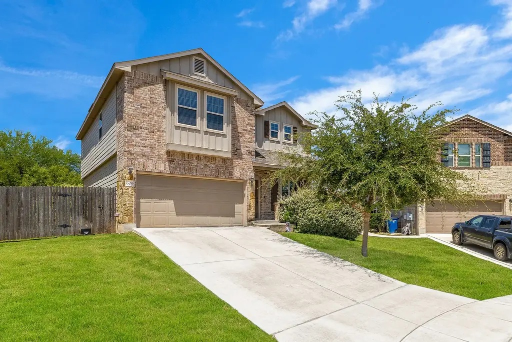 609 Community Drive, New Braunfels