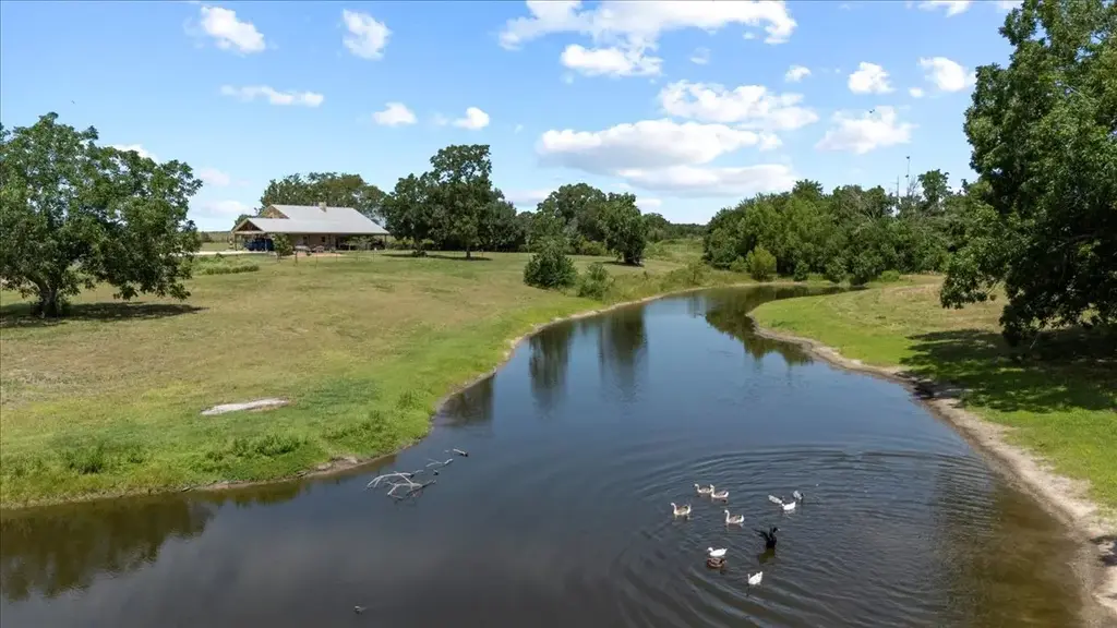 7835 Berger Road, Schulenburg