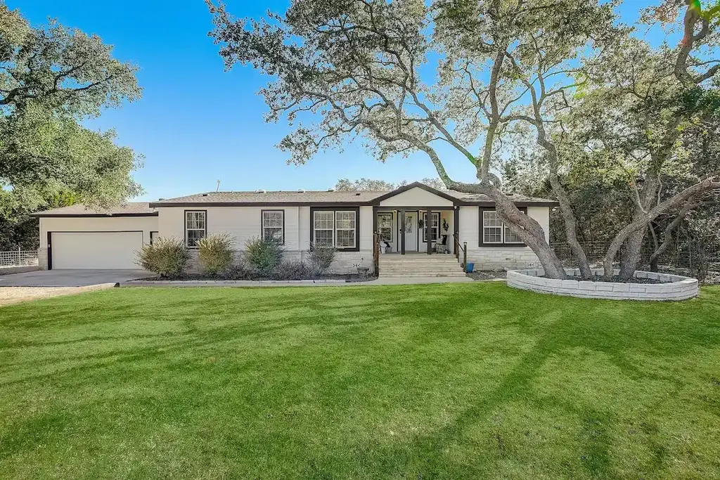 3001 Cox Road, Blanco