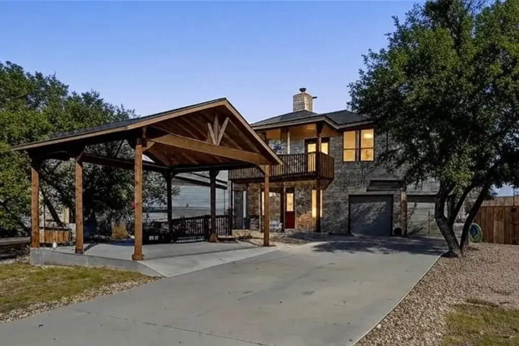 19004 Mariners Point, Point Venture