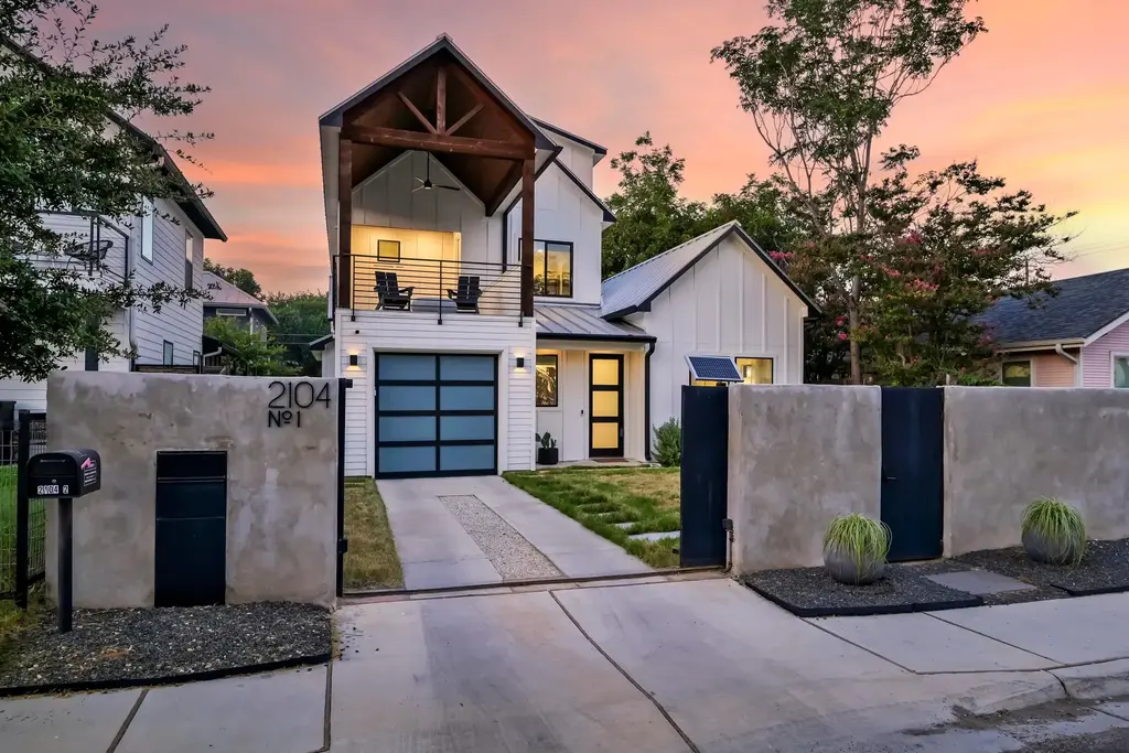 2104 E 2nd Street 1, Austin