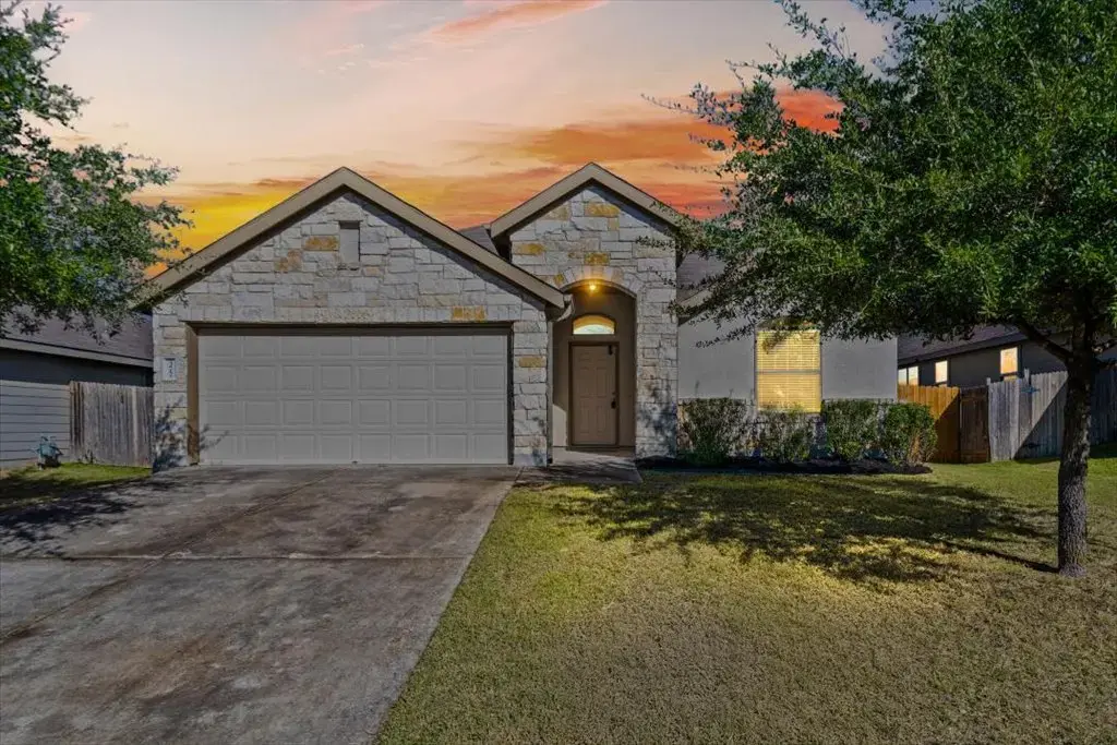 377 Dragon Ridge Road, Buda