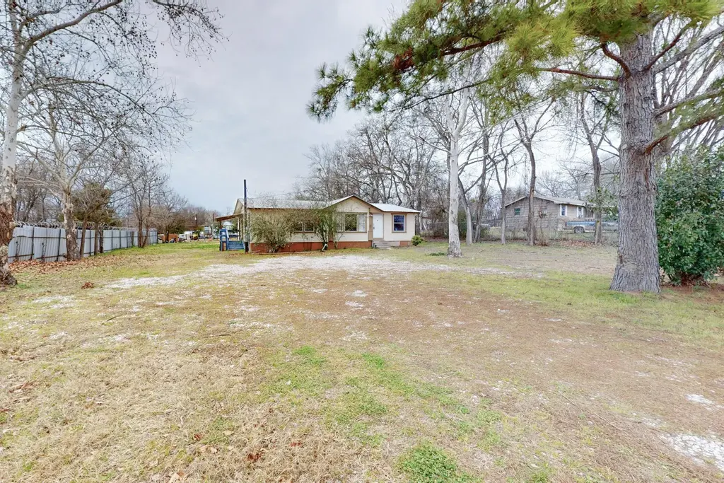 262 Highway 290 E, Elgin