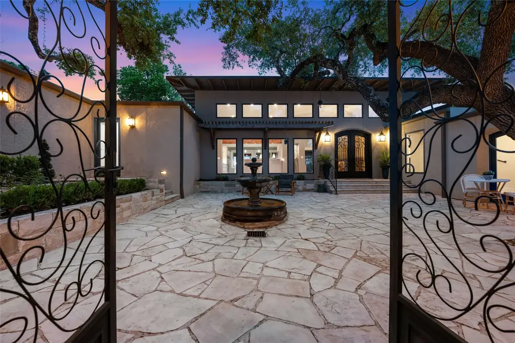 15911 Booth Circle, Austin