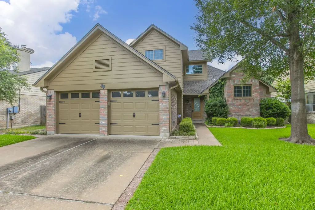8215 Racine Trail, Austin