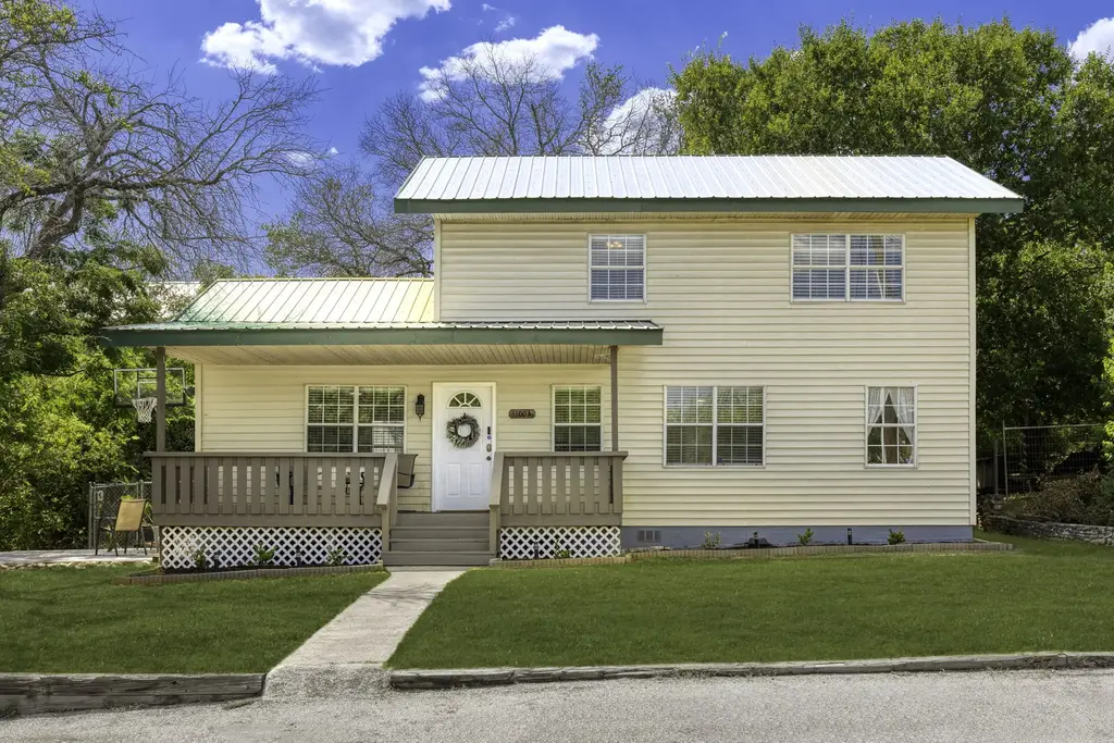 11004 Elm Street, Jonestown