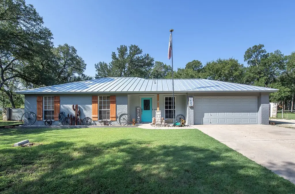 1402 Sharon Road, Belton
