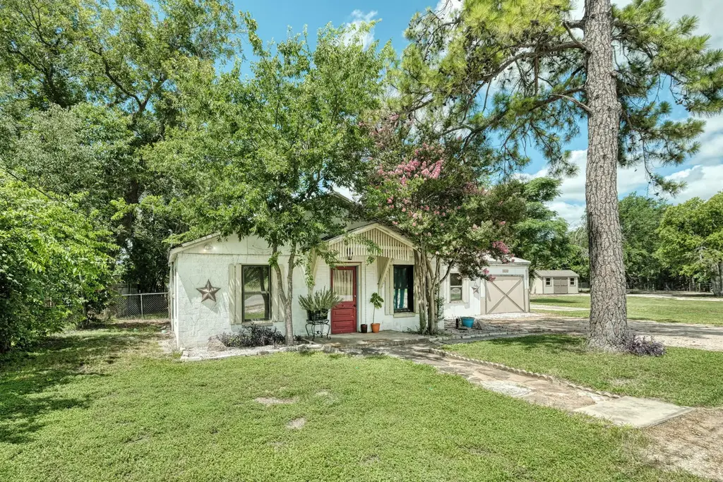 1032 County Road 340, Burnet