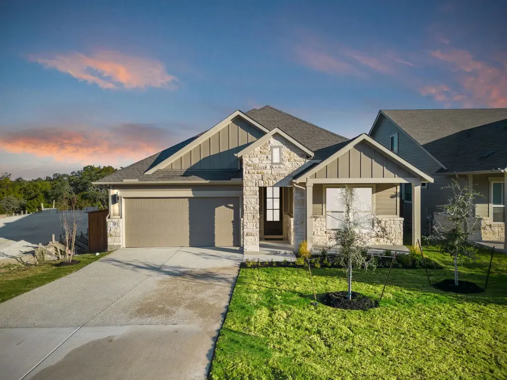 731 Sage Thrasher Circle, Dripping Springs