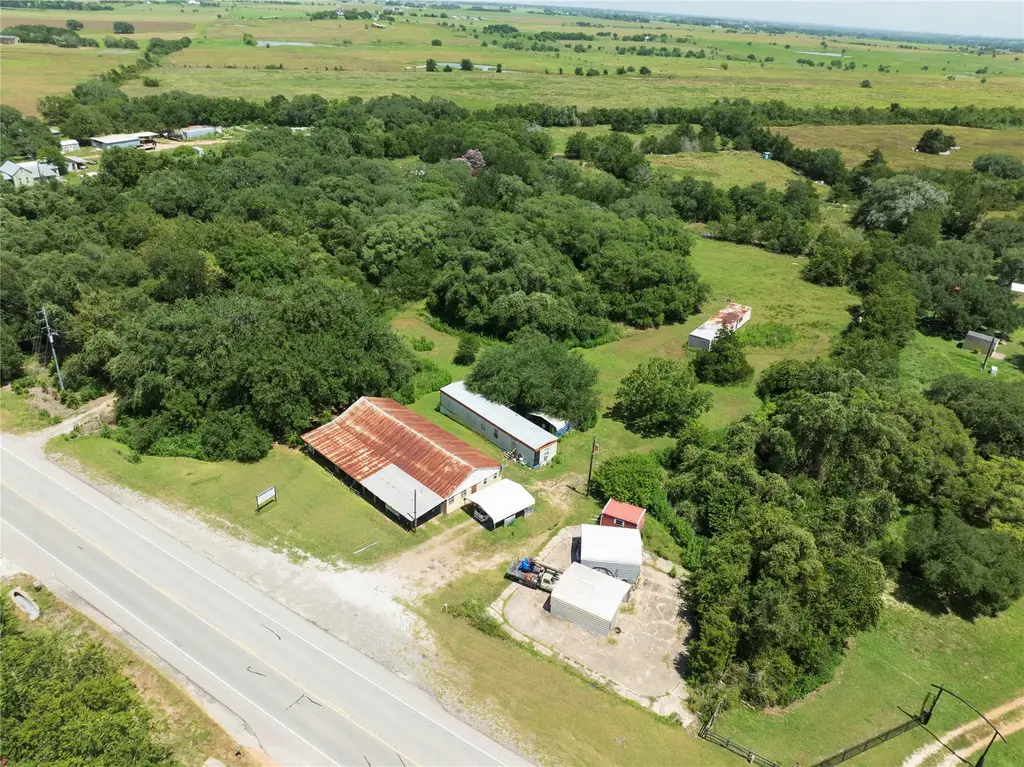 7541 Fm 609, La Grange