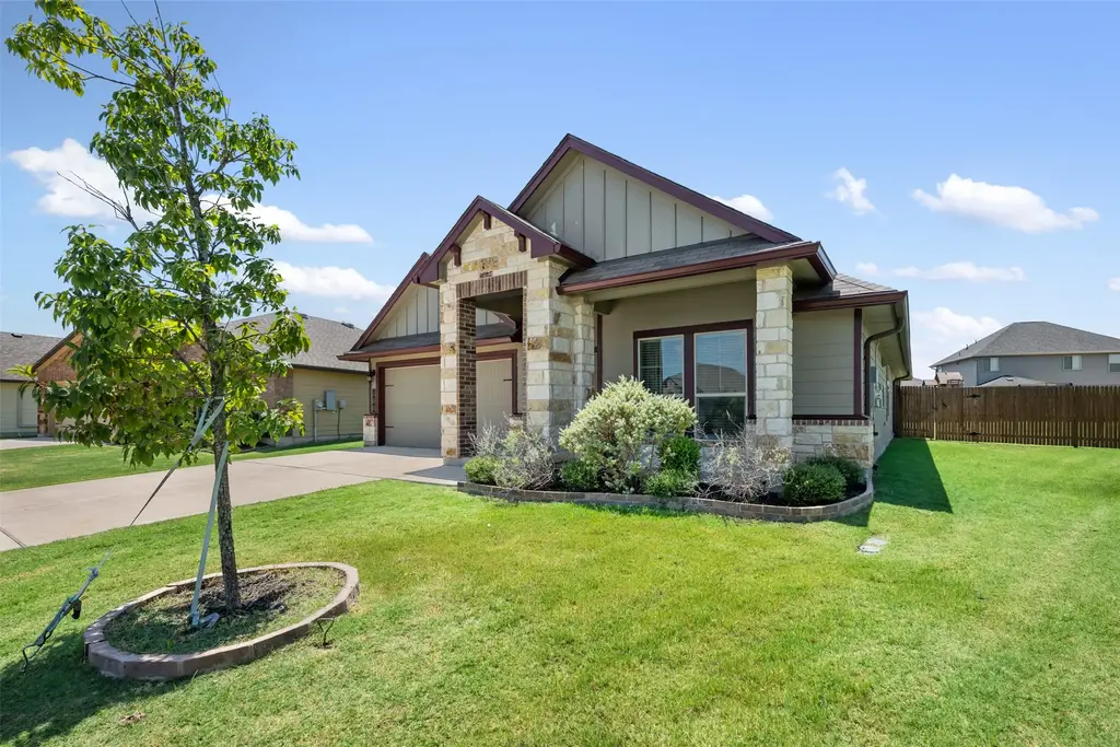 152 Beth Ann Loop, Taylor