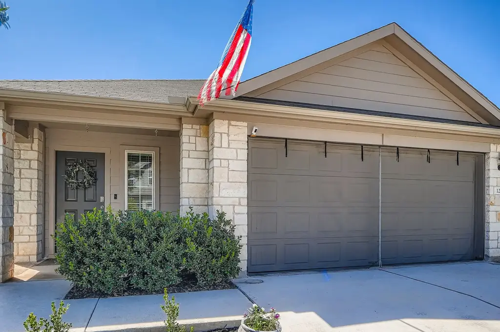 121 Granary Drive, Kyle