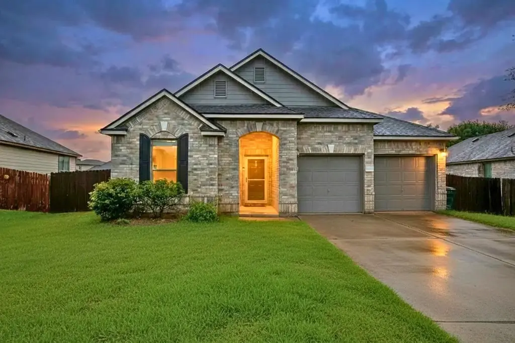 345 Apricot Drive, Kyle