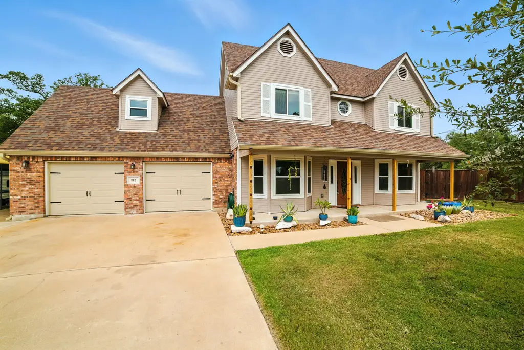 220 Olde Oak Drive, Georgetown