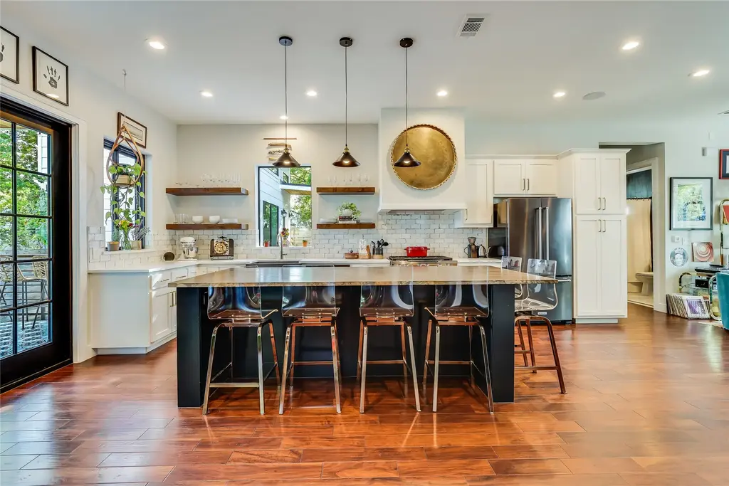 2004 E 16th Street B, Austin