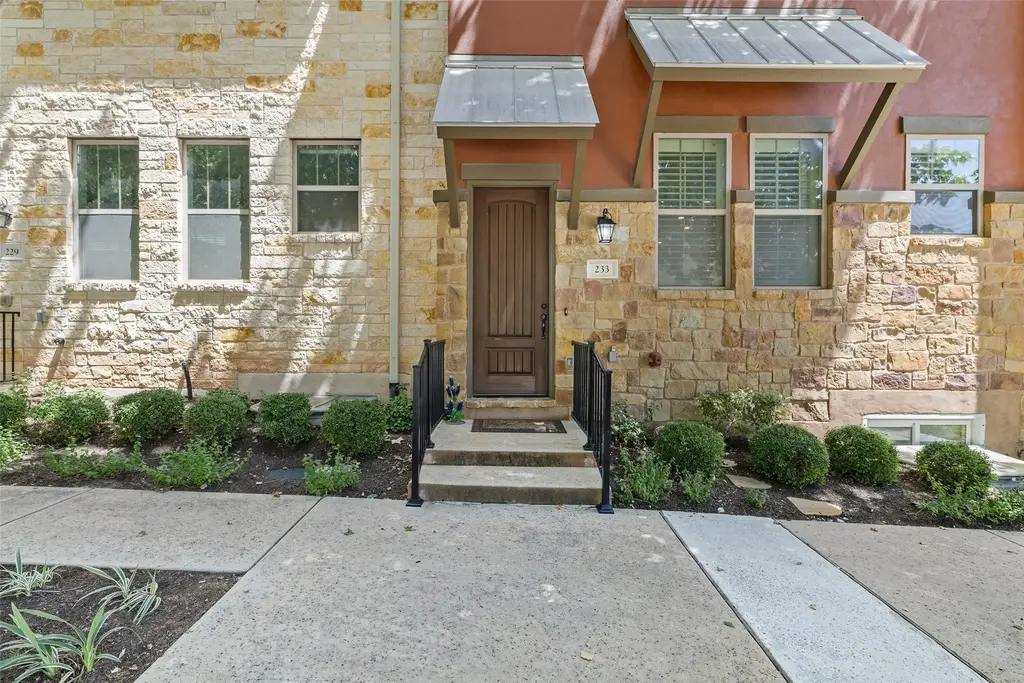 233 Adams Street, Georgetown