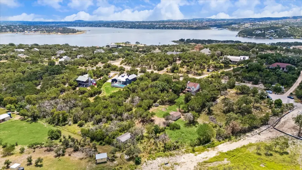 1102 Debco Lane, Spicewood