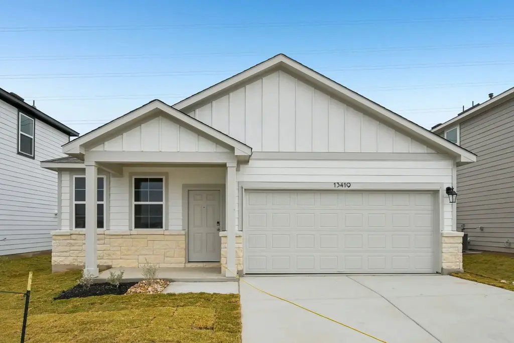 13419 Derby Ride Drive, Buda