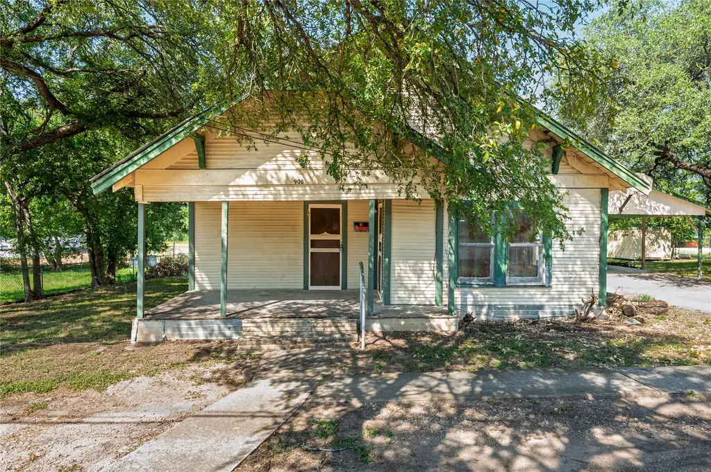 908 Campbell Street, Lampasas