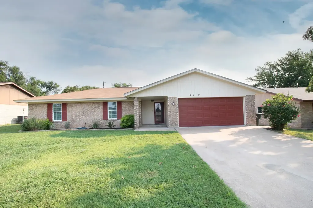 2510 Bunker Hill Drive, Temple