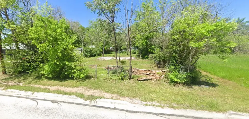 204 E Willow Street, Burnet