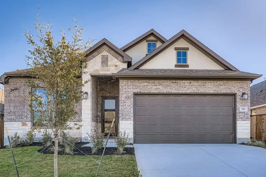 176 Prickly Poppy Loop, Kyle
