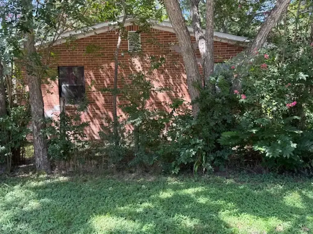 413 Sw 1st Street, Waelder