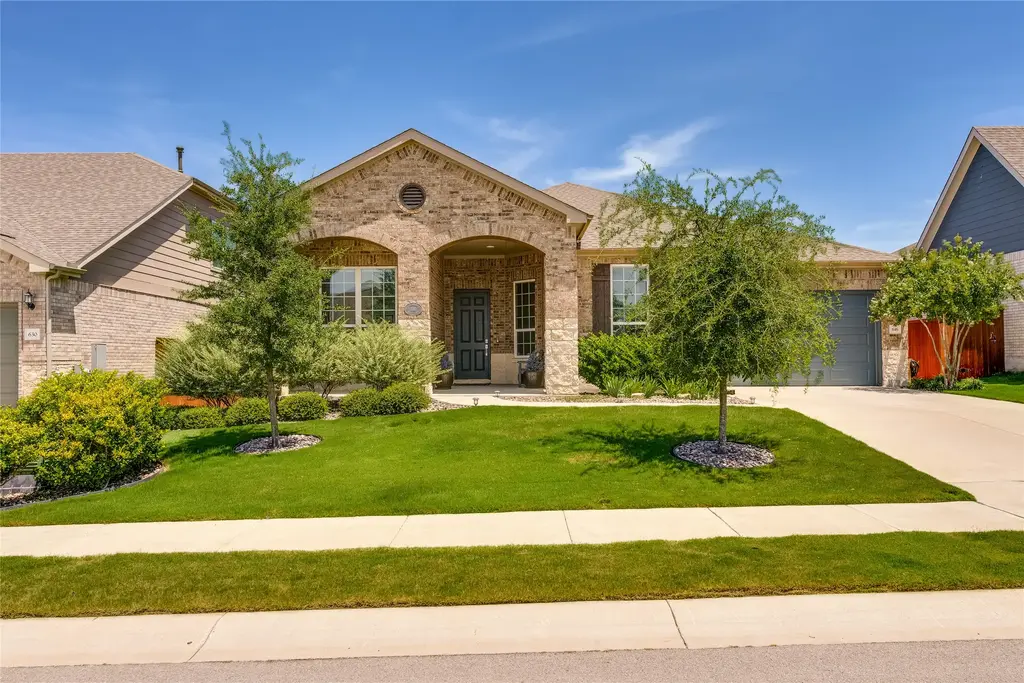 616 Climbing Rock Loop, Dripping Springs