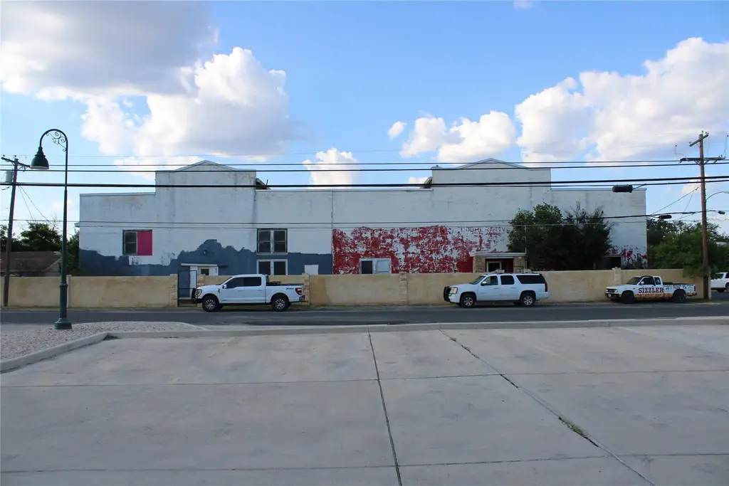702 Pecan Street, Junction