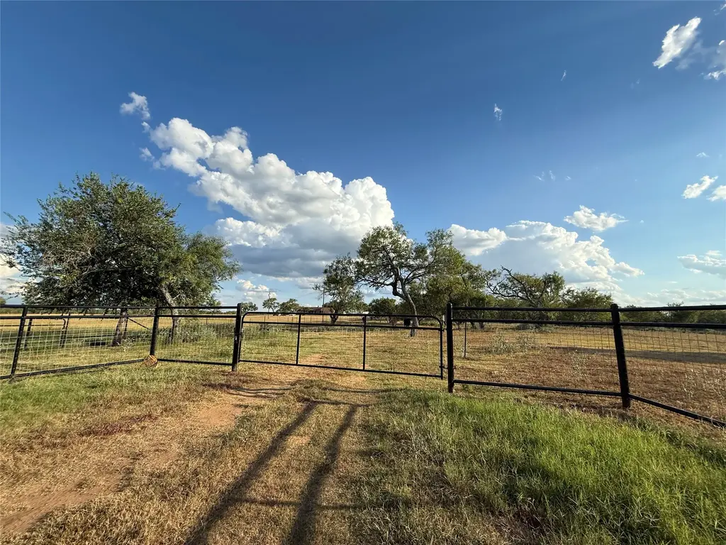 421 Zion Hill Road, Seguin
