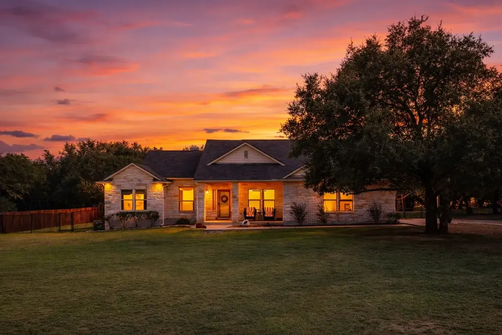 206 Campo Colinas Drive, Bertram