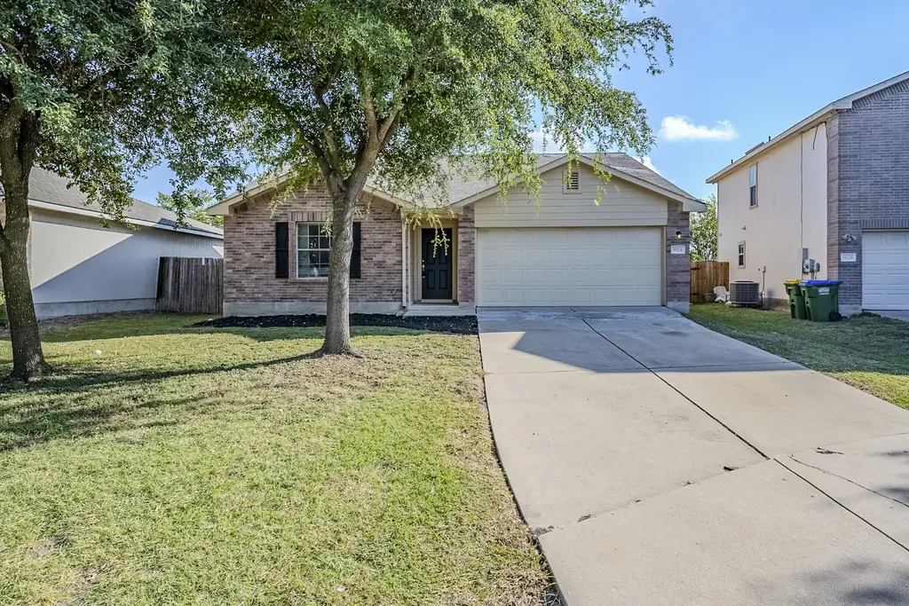 18224 Canopy Lane, Manor