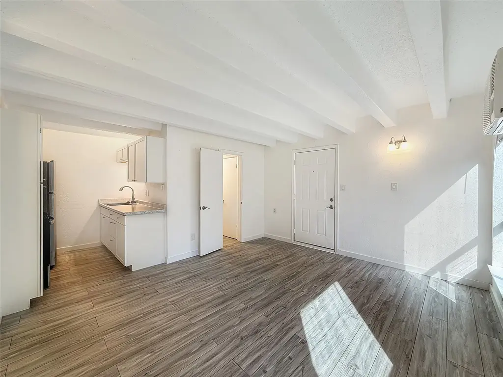 5914 Lago Vista Way C25, Leander