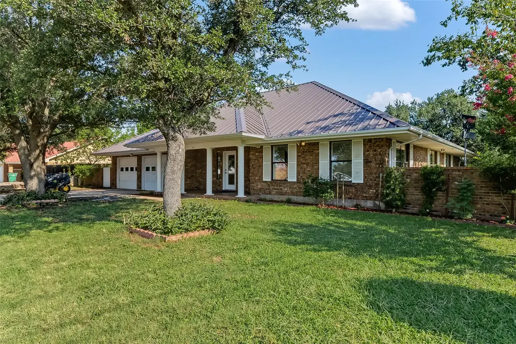 405 E Granite Street, Llano